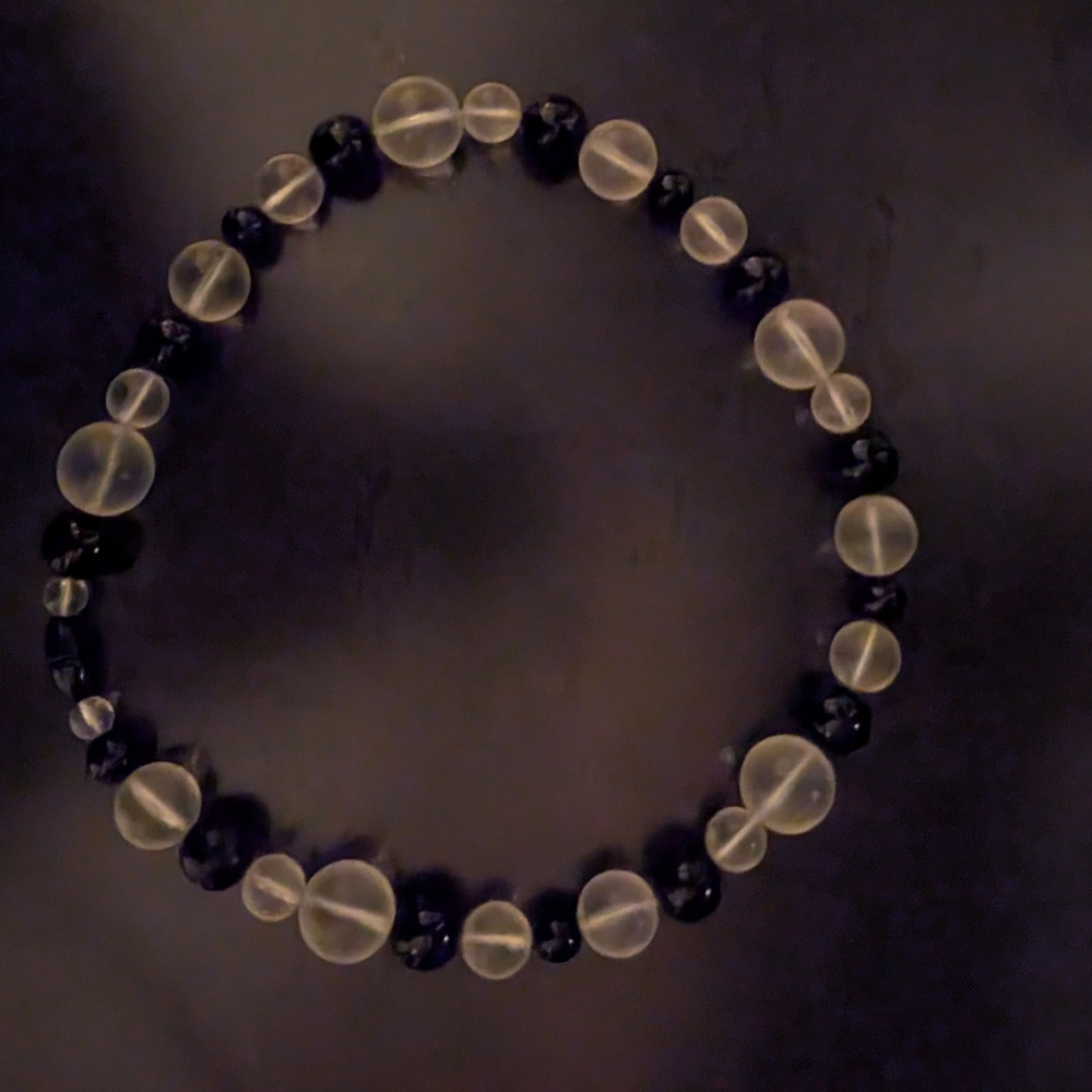 Elegant Black and White Beaded Bracelet